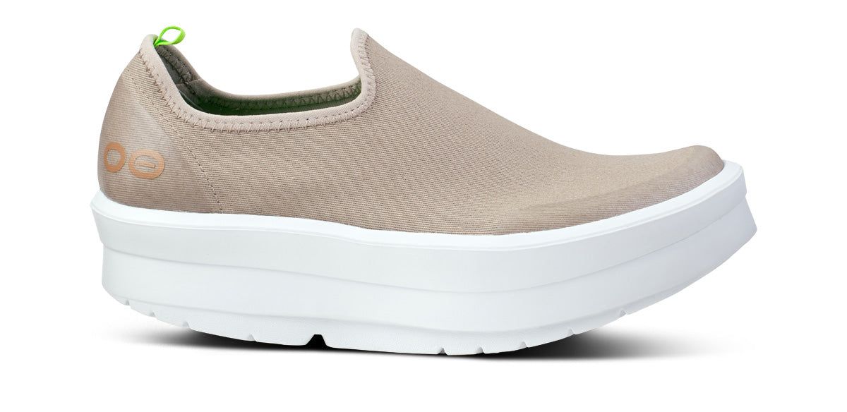 Oofos OOmega eeZee Low Shoe Schoenen Dames Wit | NI2469718