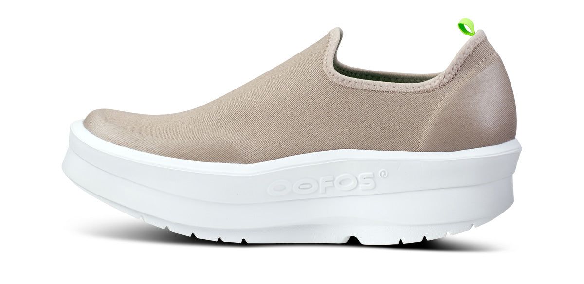 Oofos OOmega eeZee Low Shoe Schoenen Dames Wit | NI2469718