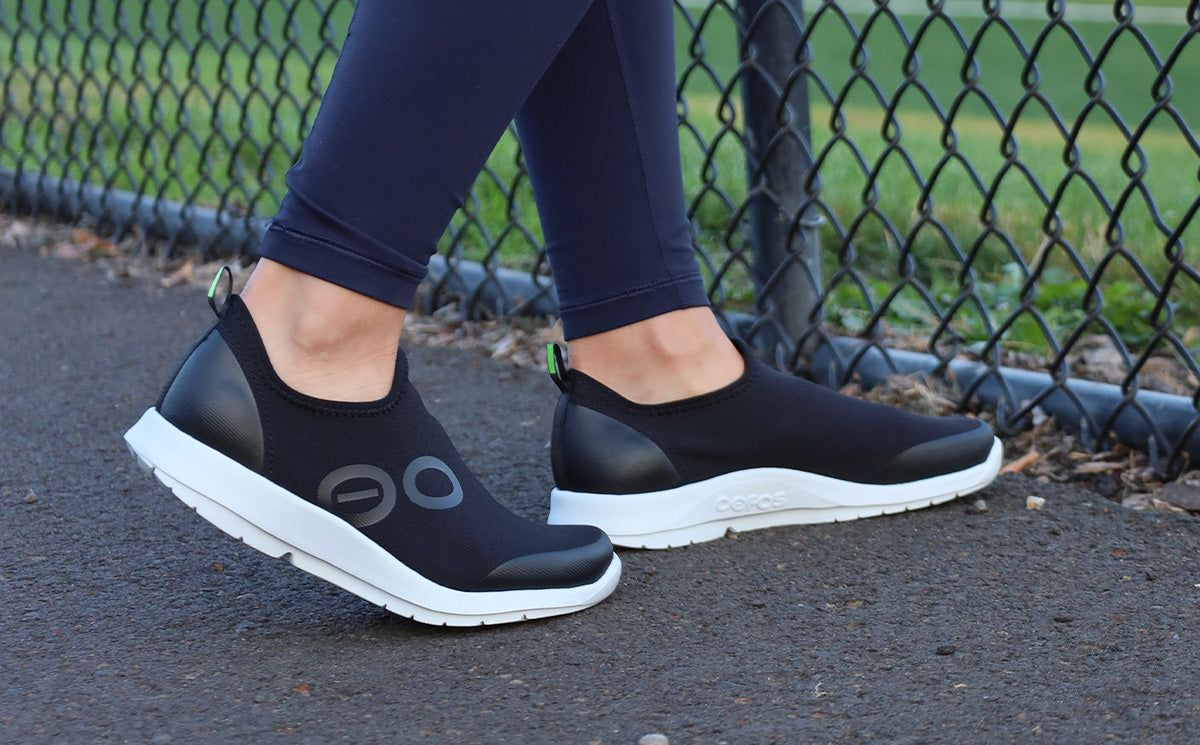 Oofos OOmg Sport Low Shoe Schoenen Dames Wit Zwart | WK6812534