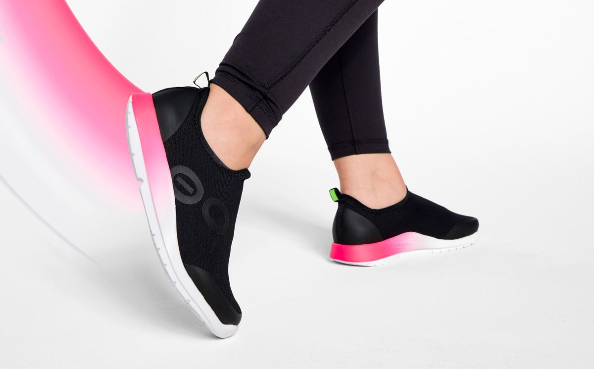 Oofos OOmg Sport Low Shoe Schoenen Dames Roze Zwart | NH7930546