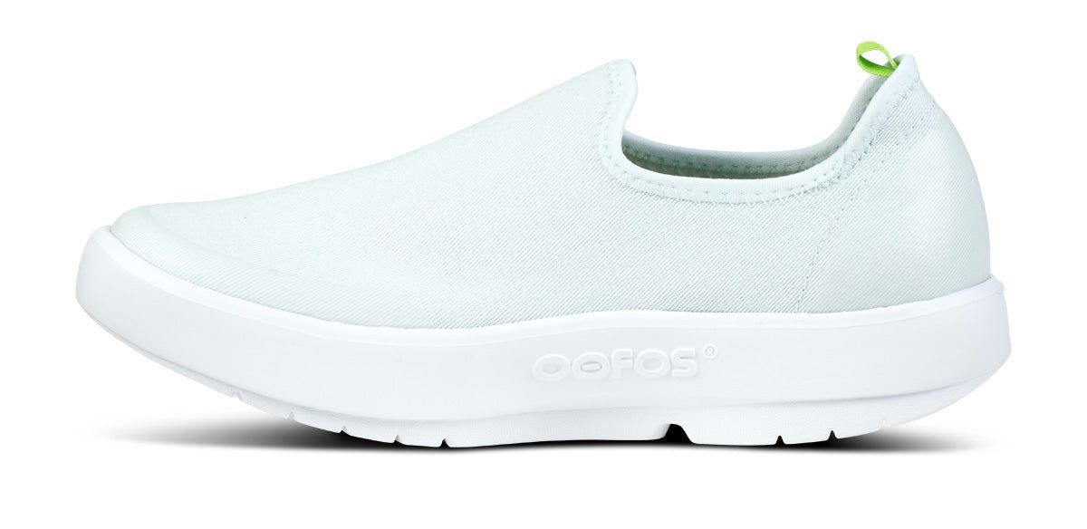 Oofos OOmg eeZee Low Shoe Schoenen Dames Wit | FP6132947