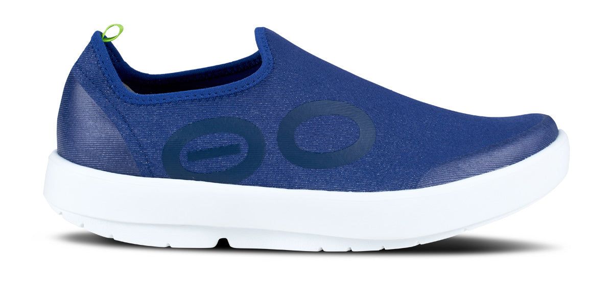 Oofos OOmg eeZee Low Shoe Schoenen Heren Wit Donkerblauw | RX3156947