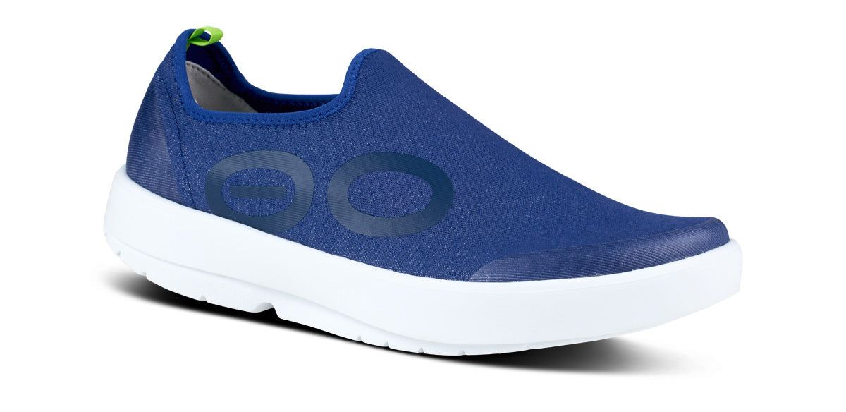 Oofos OOmg eeZee Low Shoe Schoenen Heren Wit Donkerblauw | RX3156947